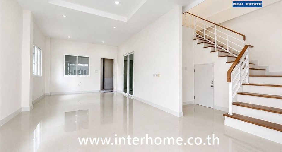 Reihenhaus zum Kauf mit 4 Zimmer in Khlong Sam Wa, Bangkok