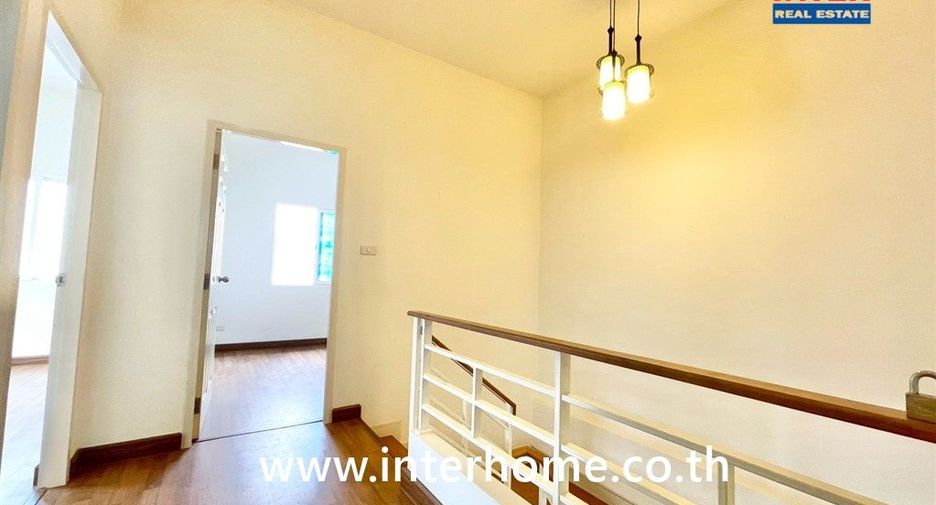 Reihenhaus zum Kauf mit 4 Zimmer in Khlong Sam Wa, Bangkok