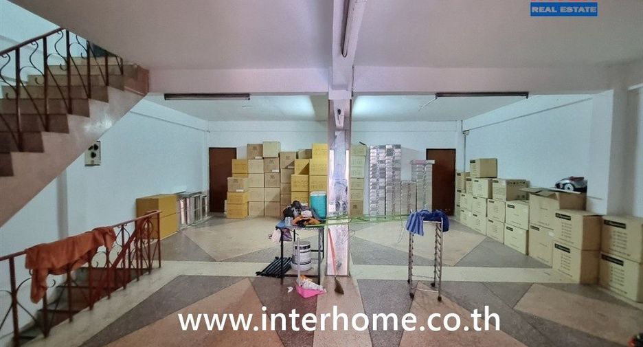 For sale 8 bedrooms retail Space in Thanyaburi, Pathum Thani