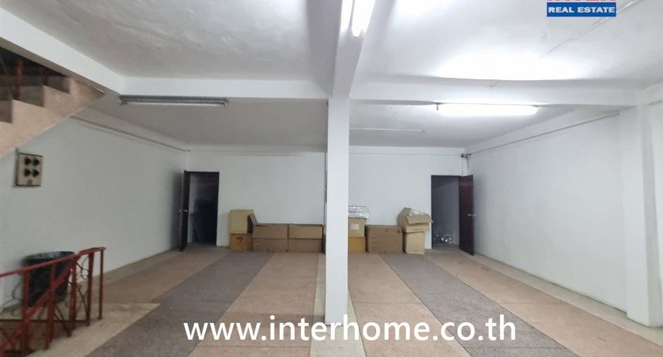 For sale 8 bedrooms retail Space in Thanyaburi, Pathum Thani