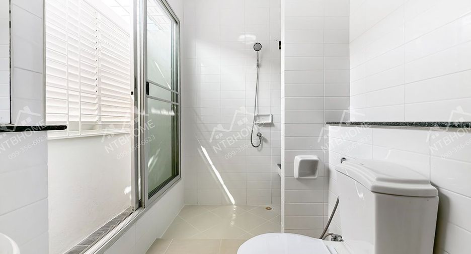 À vendre 3 chambres maison de ville à Pak Kret, Nonthaburi