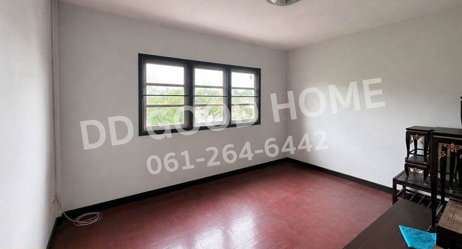 Casa adosada en venta de 4 habitaciones en Bang Khae, Bangkok