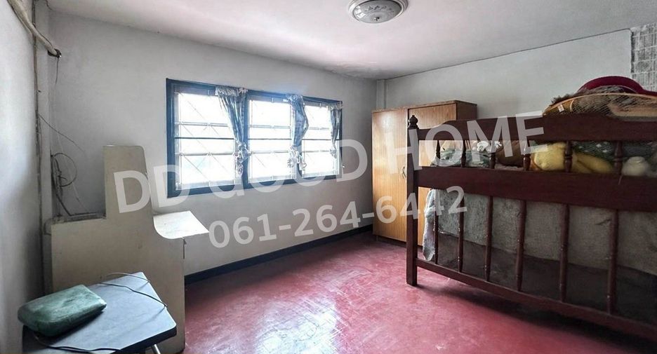 Casa adosada en venta de 4 habitaciones en Bang Khae, Bangkok