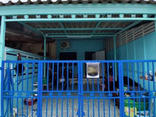 À vendre 1 chambre maison de ville à Bang Sao Thong, Samut Prakan