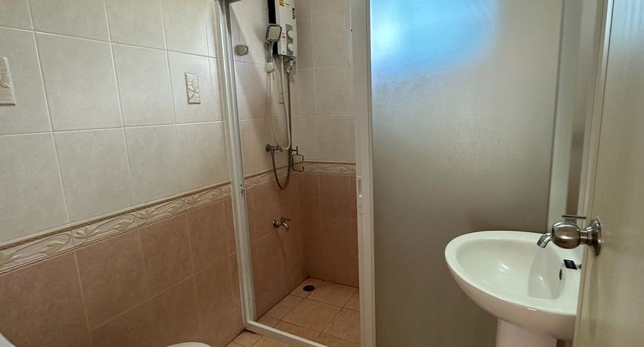 Haus zur Miete mit 5 Zimmer in Hang Dong, Chiang Mai