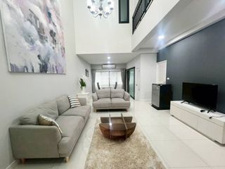 For rent 3 bedrooms townhouse in Mueang Chiang Mai, Chiang Mai