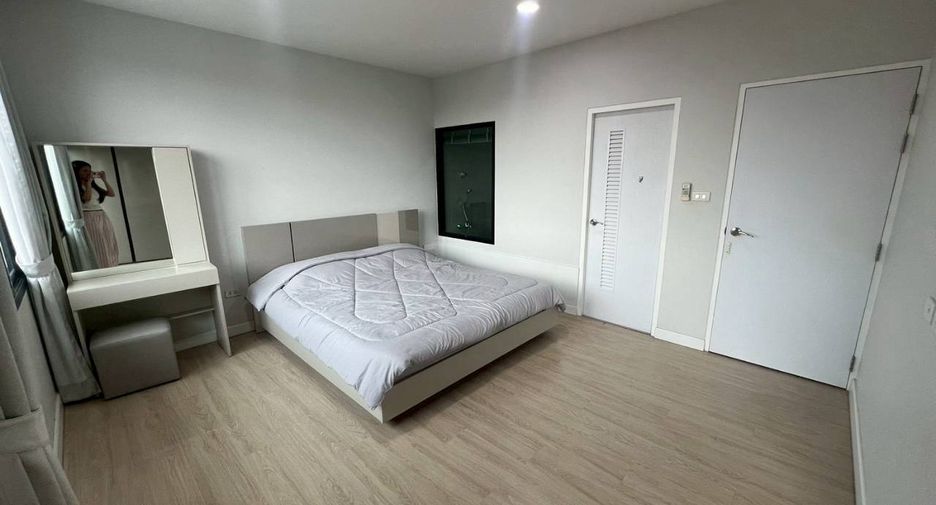 For rent 3 bedrooms townhouse in Mueang Chiang Mai, Chiang Mai