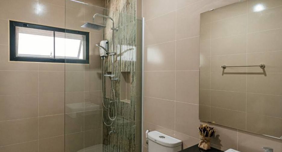 For rent 3 bedrooms townhouse in Mueang Chiang Mai, Chiang Mai