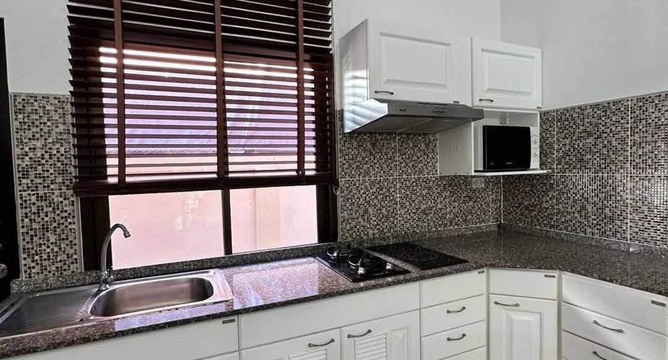 For sale 3 bedrooms villa in Huay Yai, Pattaya