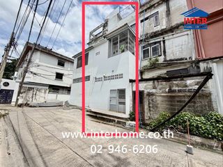 For sale 3 bedrooms retail Space in Watthana, Bangkok