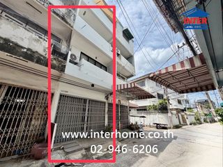 For sale 3 bedrooms retail Space in Watthana, Bangkok