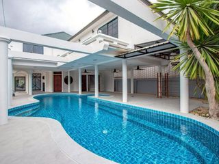 For rent 7 bedrooms villa in Bang Lamung, Chonburi