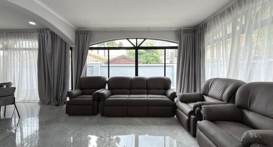 For rent 7 bedrooms villa in Jomtien, Pattaya