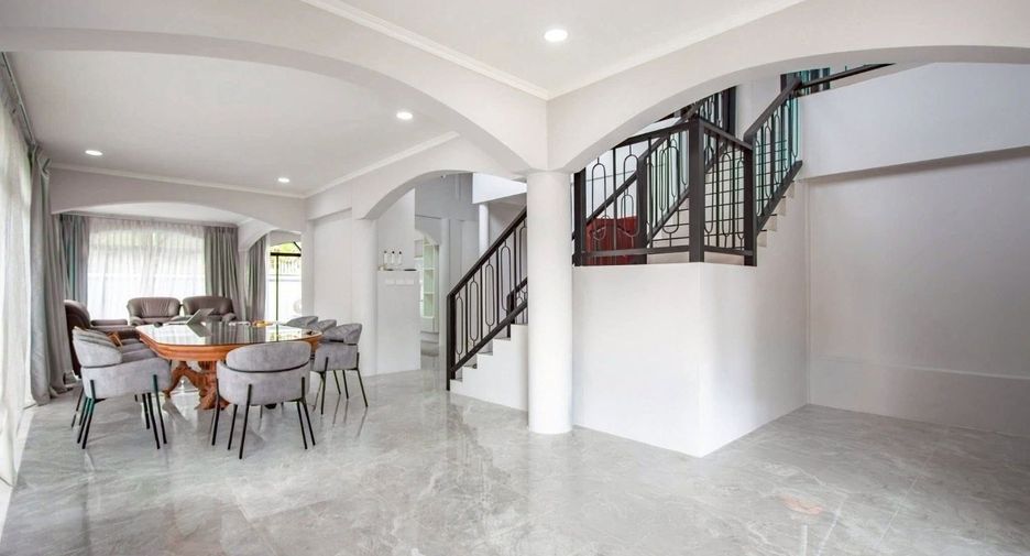 For rent 7 bedrooms villa in Jomtien, Pattaya