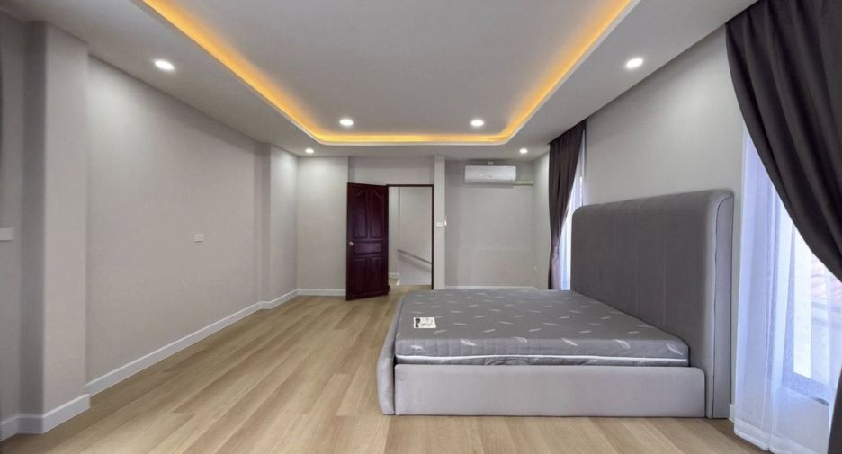 For rent 7 bedrooms villa in Jomtien, Pattaya