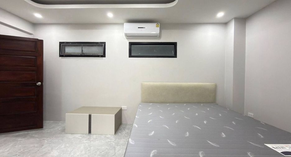 For rent 7 bedrooms villa in Jomtien, Pattaya