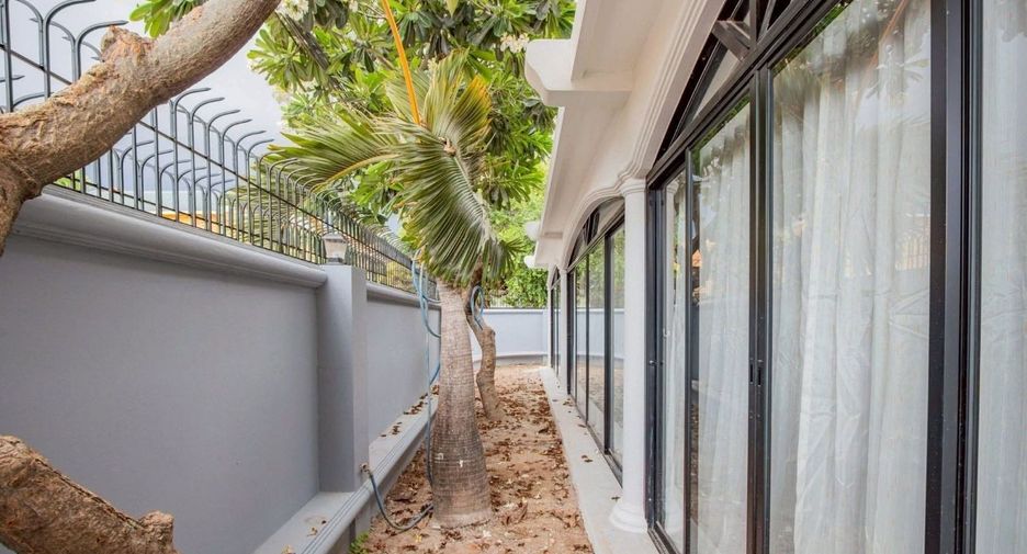 For rent 7 bedrooms villa in Jomtien, Pattaya
