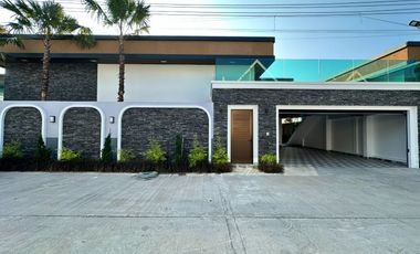 For sale 4 bedrooms villa in Bang Lamung, Chonburi