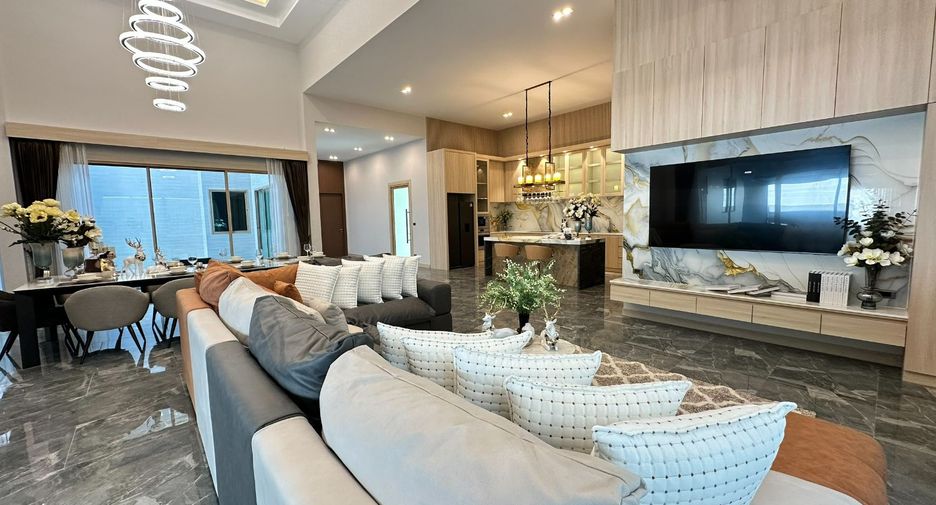 À vendre 4 chambres villa à Bang Lamung, Chonburi