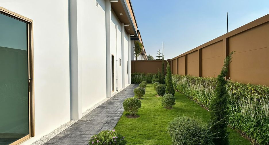 À vendre 4 chambres villa à Bang Lamung, Chonburi
