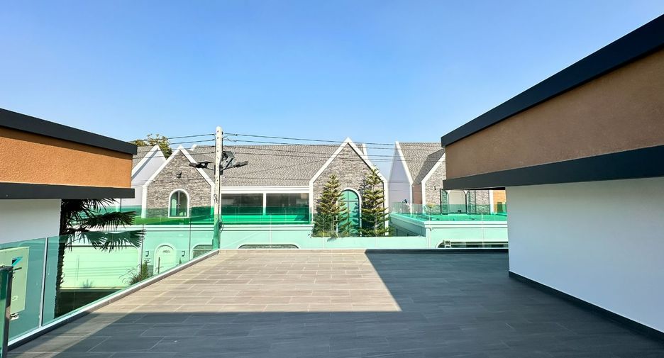 À vendre 4 chambres villa à Bang Lamung, Chonburi