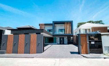 For rent 5 bedrooms villa in Jomtien, Pattaya