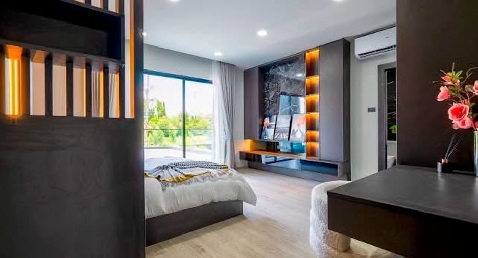 For rent 5 bedrooms villa in Jomtien, Pattaya