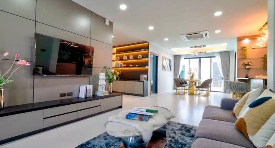 For rent 5 bedrooms villa in Jomtien, Pattaya