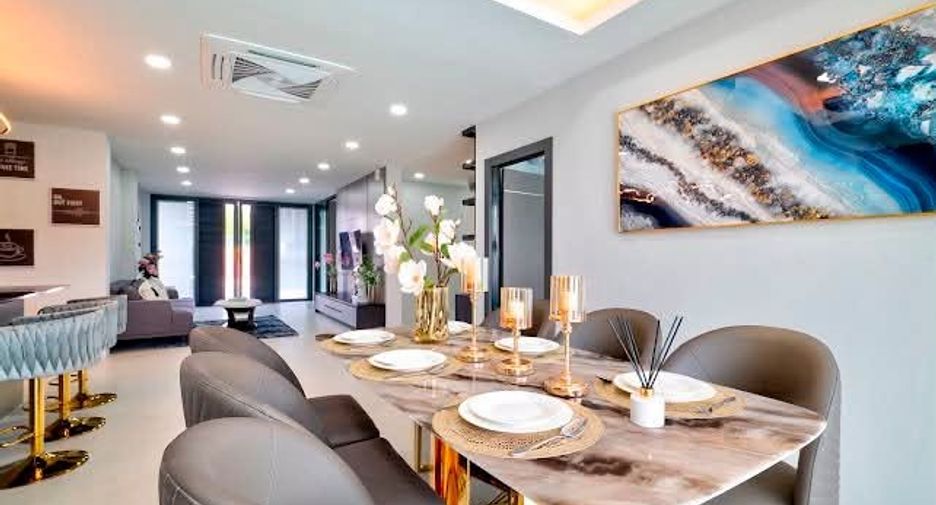 For rent 5 bedrooms villa in Jomtien, Pattaya