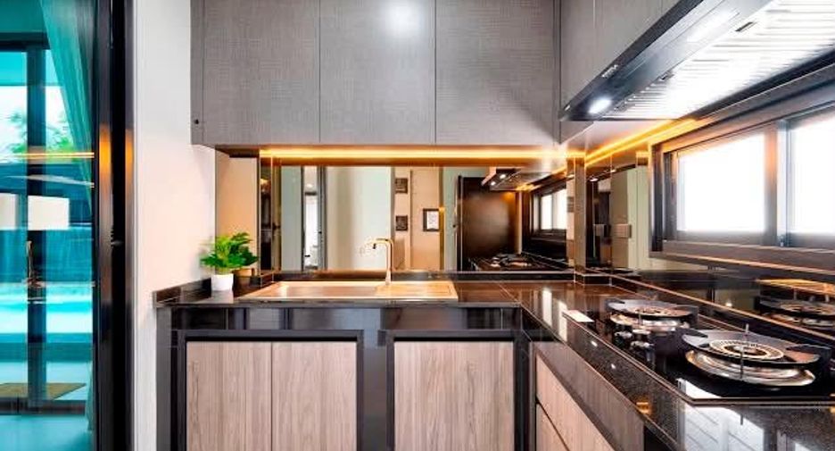For rent 5 bedrooms villa in Jomtien, Pattaya
