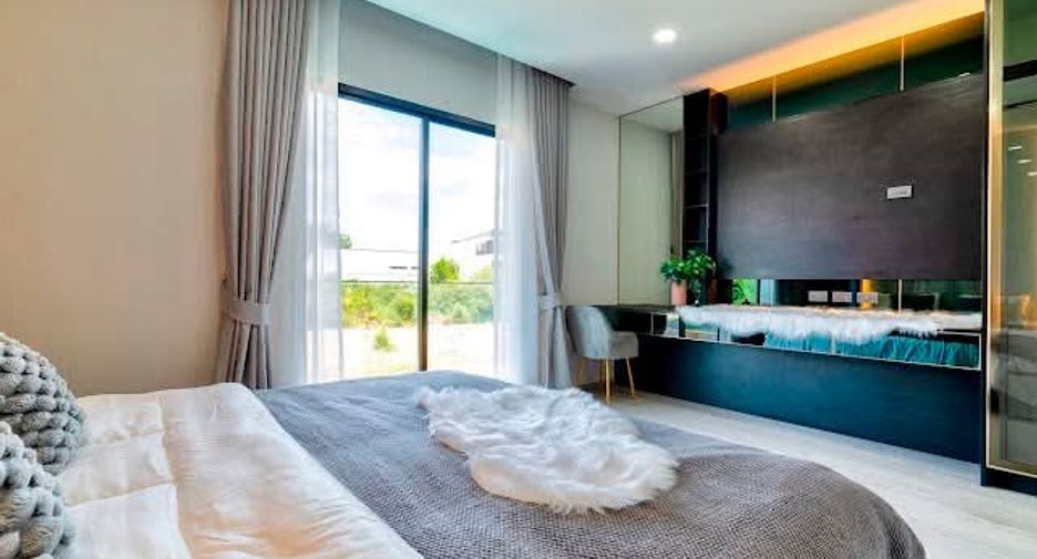 For rent 5 bedrooms villa in Jomtien, Pattaya