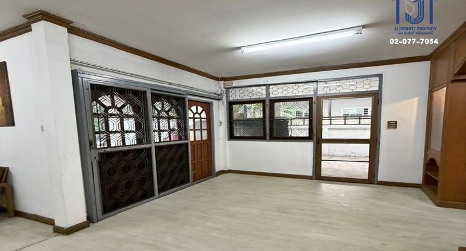 Casa en venta de 3 habitaciones en Lak Si, Bangkok