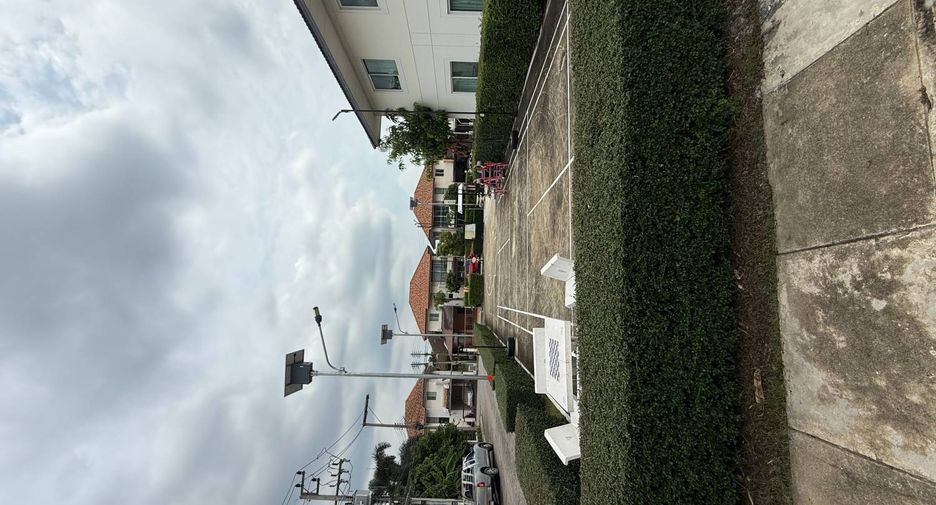 For sale 3 bedrooms house in Lam Luk Ka, Pathum Thani
