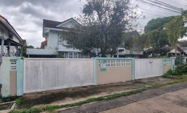 For rent and for sale 3 bedrooms house in Saphan Sung, Bangkok