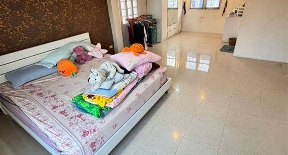 Casa en venta de 4 habitaciones en Lat Krabang, Bangkok