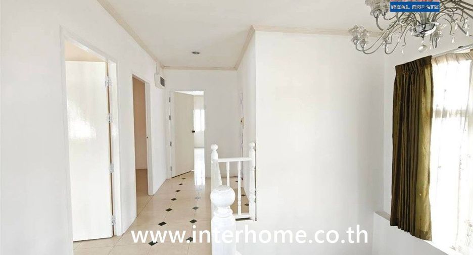 Casa en venta de 4 habitaciones en Lat Krabang, Bangkok