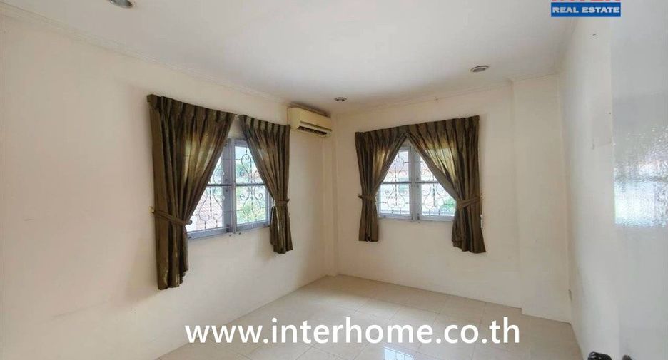 Casa en venta de 4 habitaciones en Lat Krabang, Bangkok