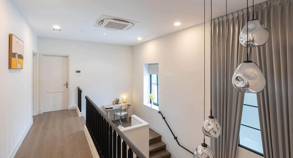 For rent and for sale 4 bedrooms house in Saphan Sung, Bangkok