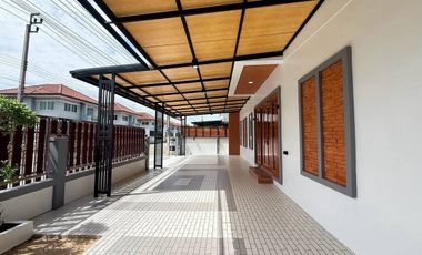 Haus zum Kauf mit 5 Zimmer in Nong Chok, Bangkok