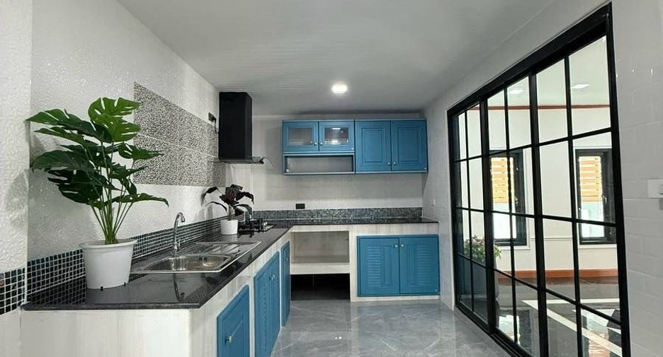 Haus zum Kauf mit 5 Zimmer in Nong Chok, Bangkok