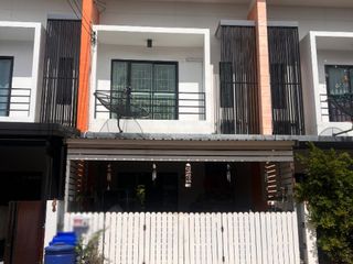 For sale 3 bedrooms townhouse in Phra Samut Chedi, Samut Prakan