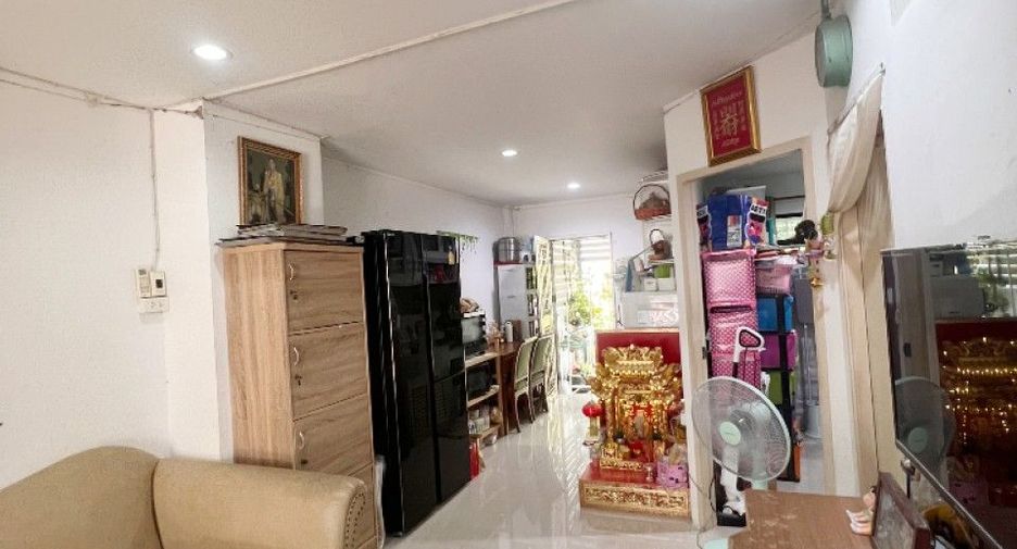 For sale 3 bedrooms townhouse in Phra Samut Chedi, Samut Prakan