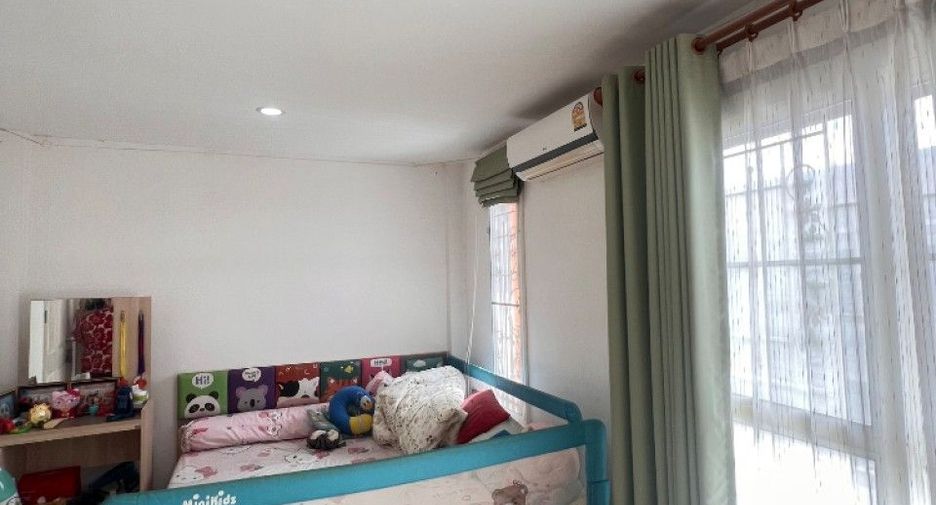 For sale 3 bedrooms townhouse in Phra Samut Chedi, Samut Prakan