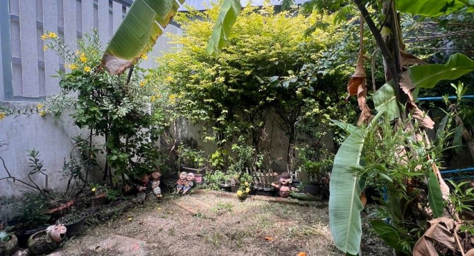 For sale 3 bedrooms townhouse in Phra Samut Chedi, Samut Prakan