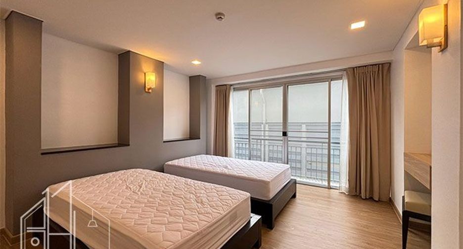 For rent 2 bedrooms condo in Watthana, Bangkok