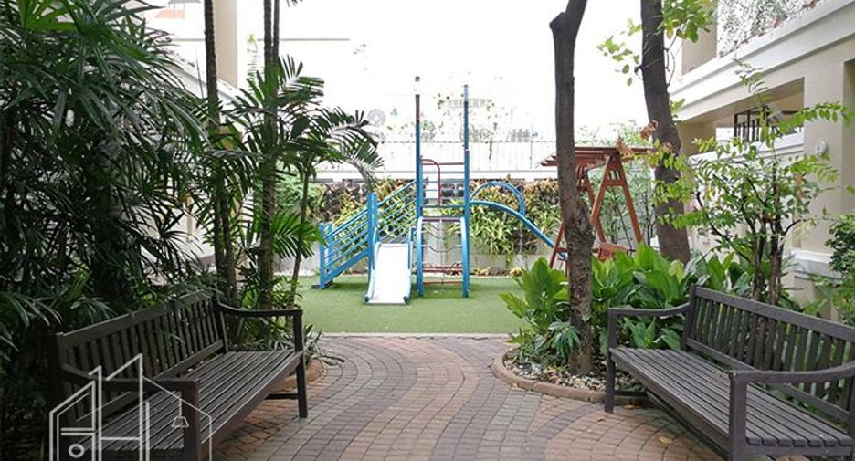 For rent 2 bedrooms condo in Watthana, Bangkok