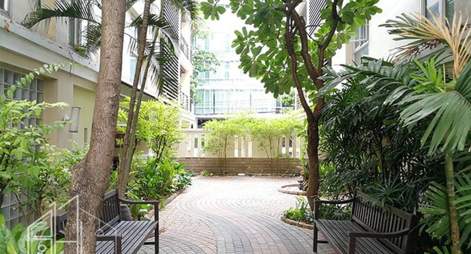 For rent 2 bedrooms condo in Watthana, Bangkok