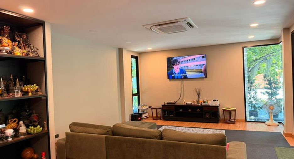 出售 3 卧室 独立屋 在 Mueang Chon Buri, Chon Buri