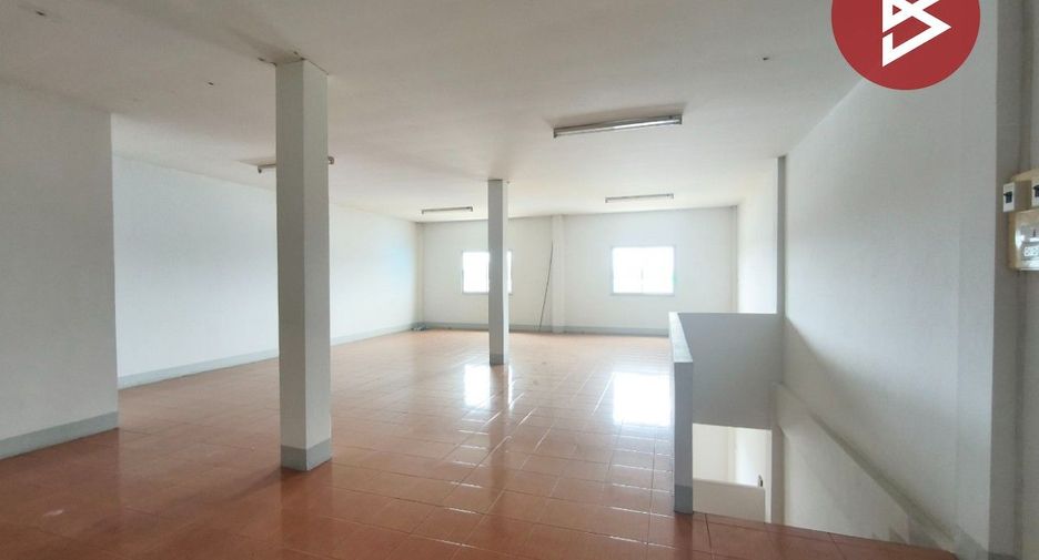 Local comercial en venta de 3 habitaciones en Tha Mai, Chanthaburi