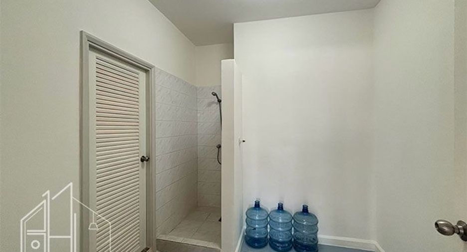 Wohnung zur Miete mit 3 Zimmer in Watthana, Bangkok